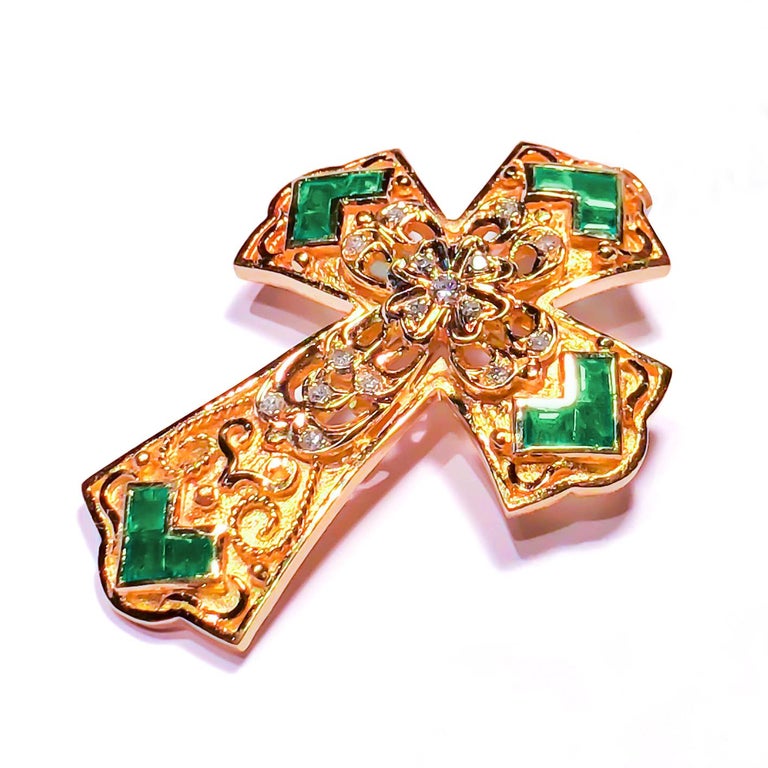 18 Karat Yellow Gold Diamond and Emerald Granulated Cross