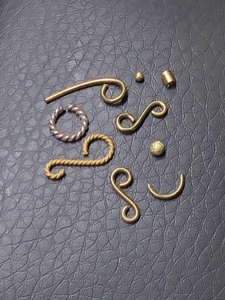 18 Karat Gold Pendant Necklace with Silver a Diskovolos Coin