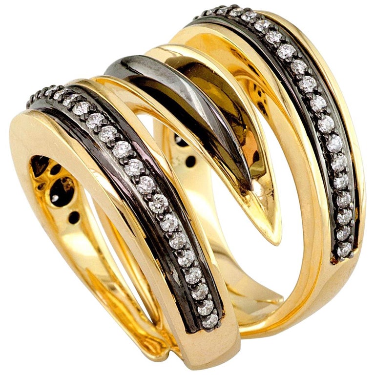 18 Karat Yellow Gold Diamond Ring with Black Rhodium