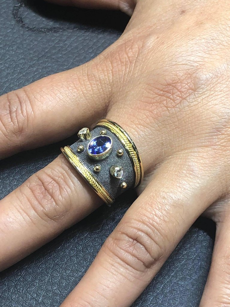 18 Karat Yellow Gold Diamond Sapphire Granulated Band Ring