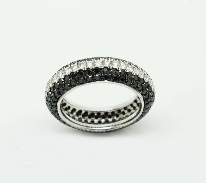 18 Karat White Gold Black and White Diamond Two-Tone Ring