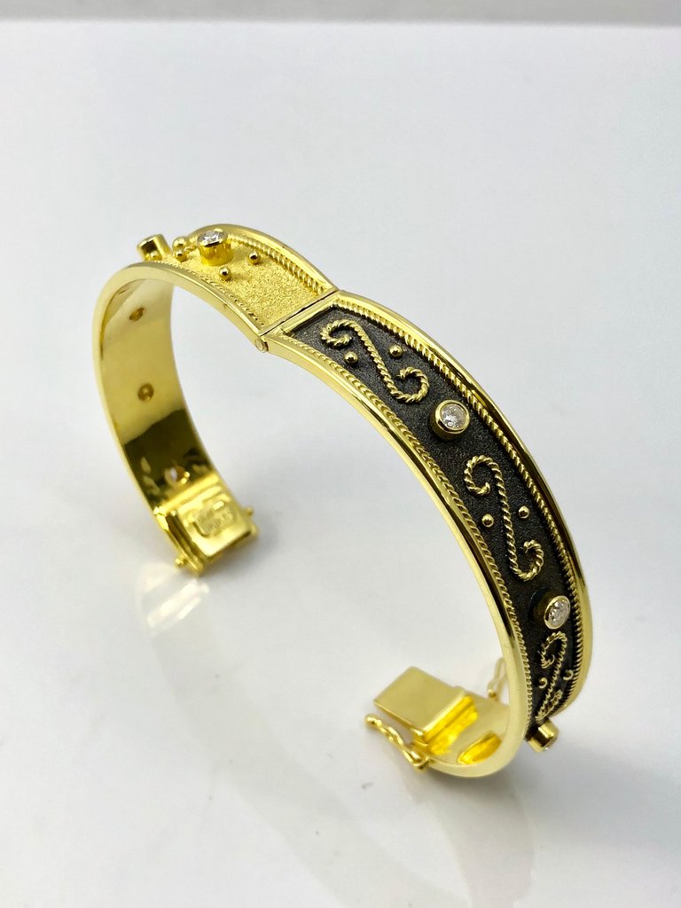 18 Karat Yellow Gold Diamond Bracelet Two Tone Reversible