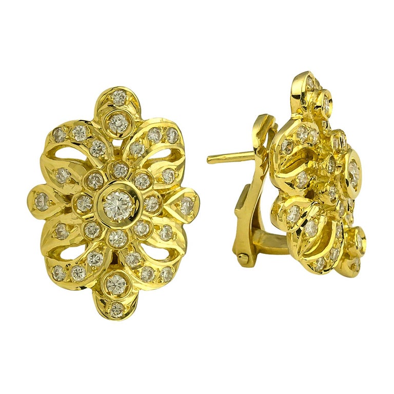 18 Karat Yellow Gold Diamond Byzantine Style Stud Earrings