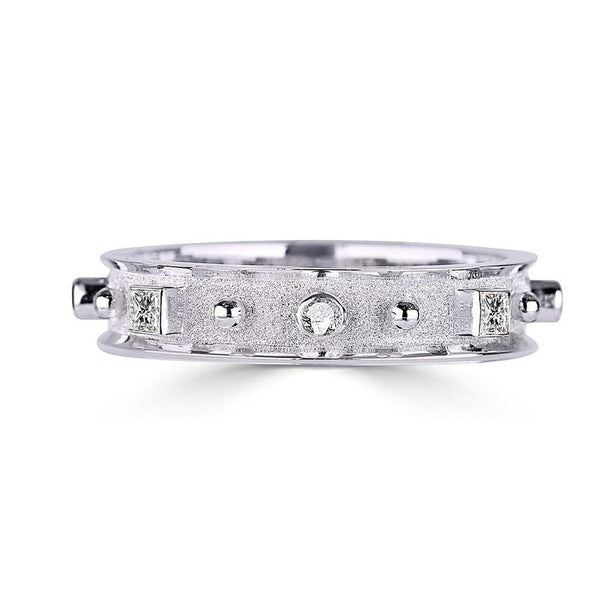 18 Karat White Gold Thin Princess Cut Diamond Band Ring
