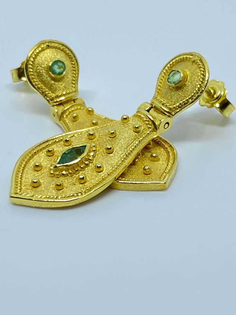 18 Karat Yellow Gold Emerald Dangle Drop Long Earrings