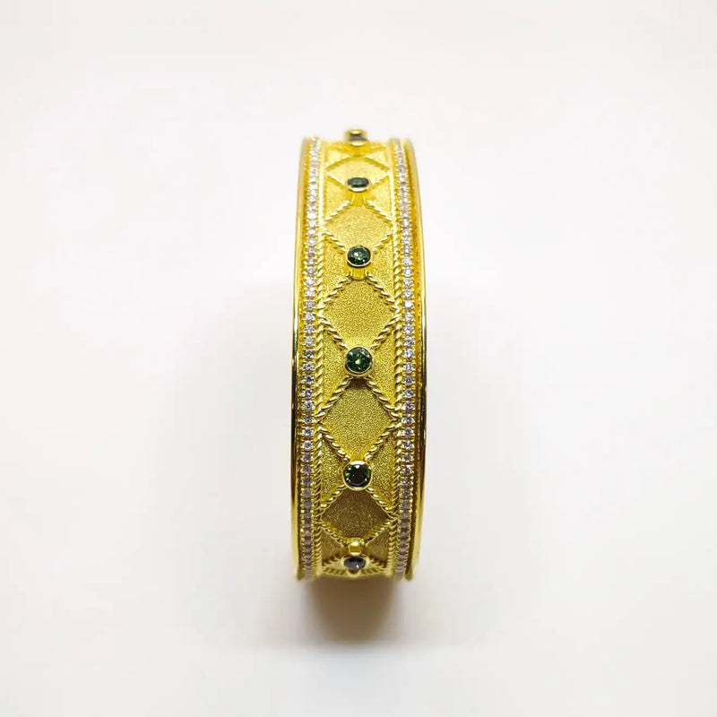 18 Yellow Gold Karat Green and White Diamond Bracelet
