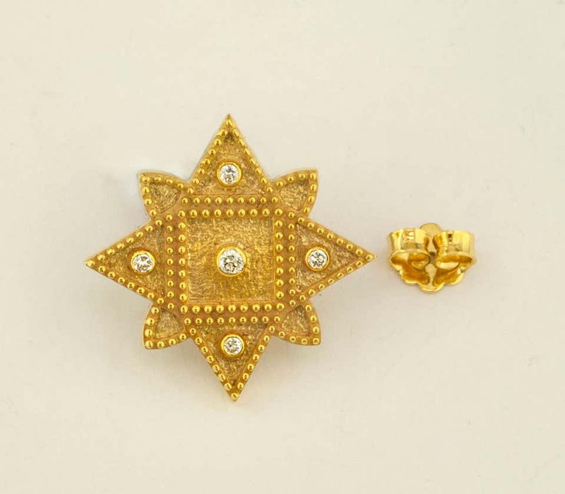 18 Karat Yellow Gold Diamond Geometric Star Stud Earrings