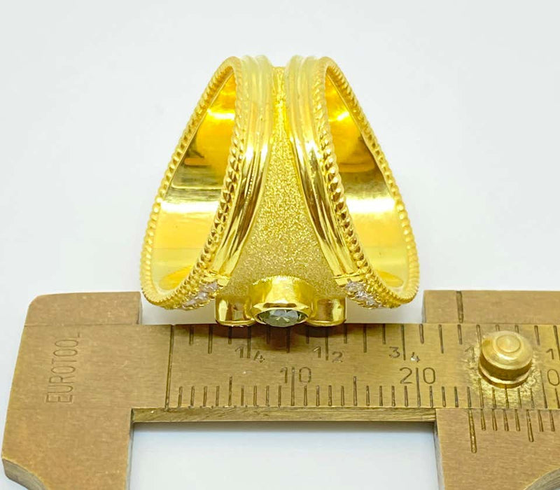 18 Karat Yellow Gold Emerald Multi-Color Diamond Band Ring